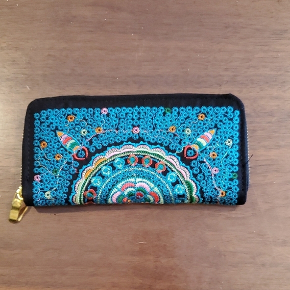 Colorful Embroidered Wallet - Picture 1 of 4